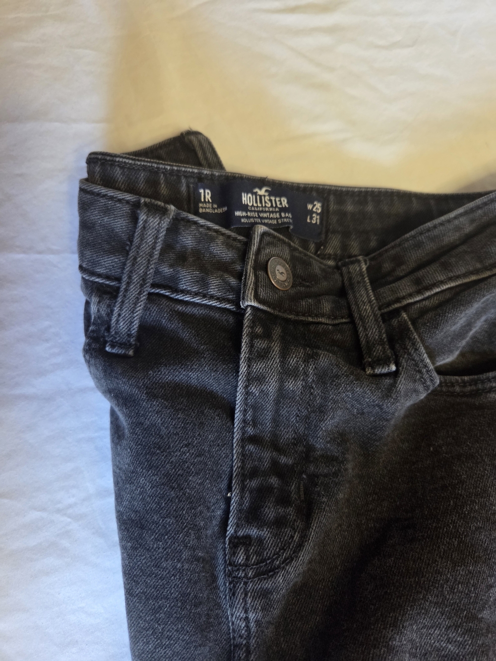 Hollister Women's Black Wash Jeans - High Rise
